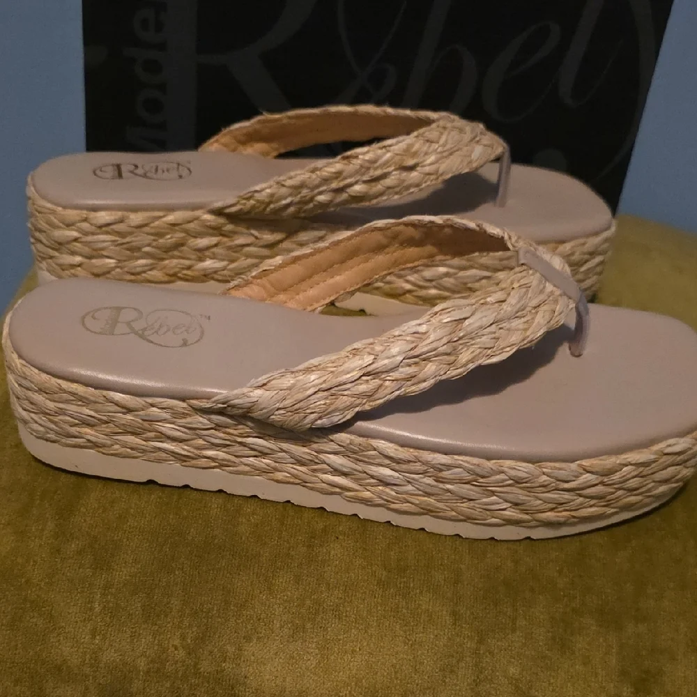 Modern Rebel Women's Tan Platform Sandals